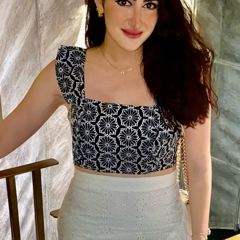 Bardot stunning crop tank top